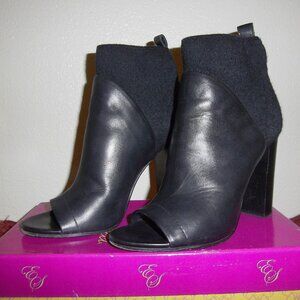 Vince Black Leather & Wool Peep Toe Heel Booties sz 7 1/2 M